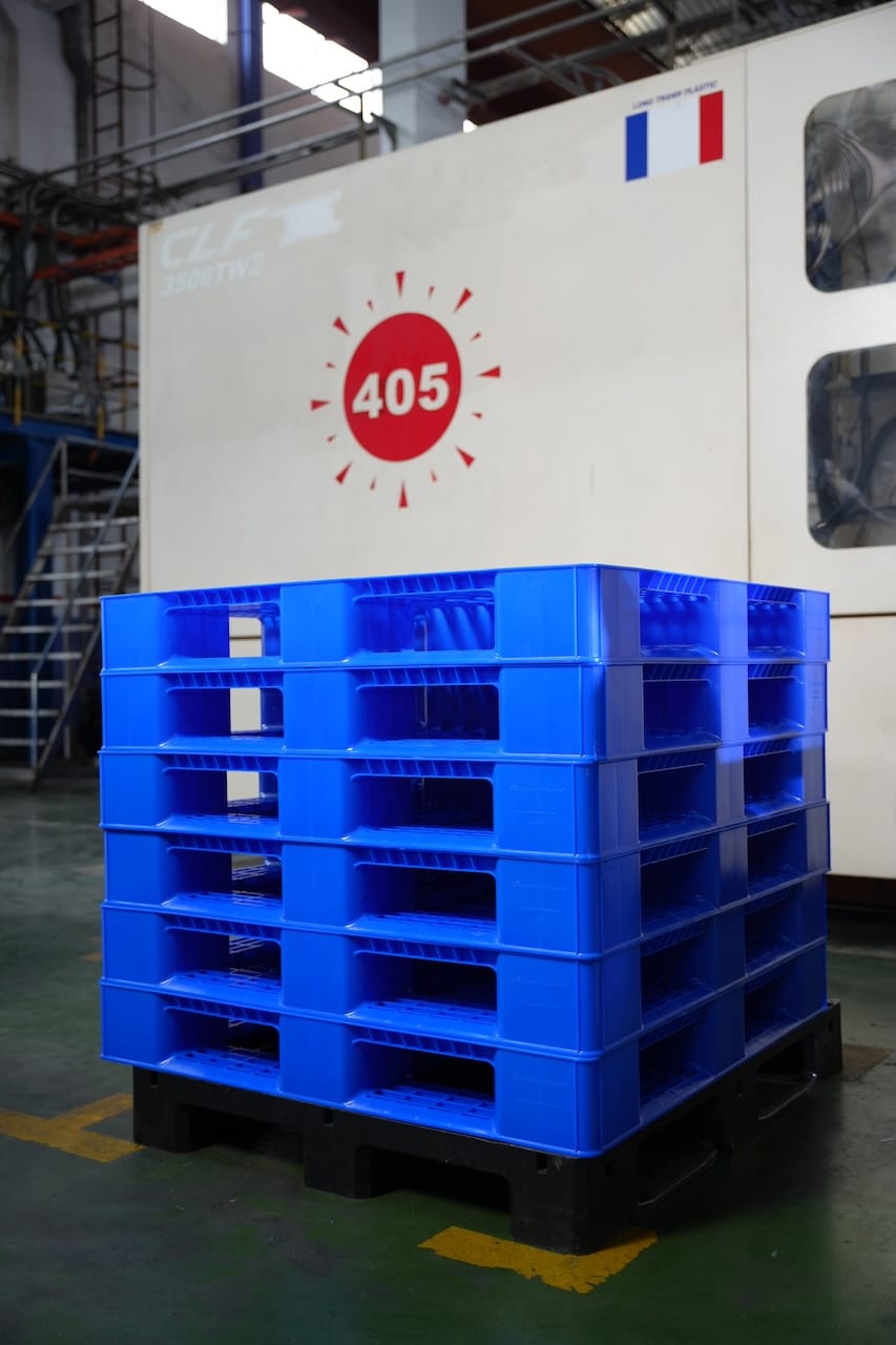 Pallet nhựa chuẩn hóa với chất lượng cao